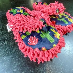 Lazy One cactus slippers msrp $25 NWOT